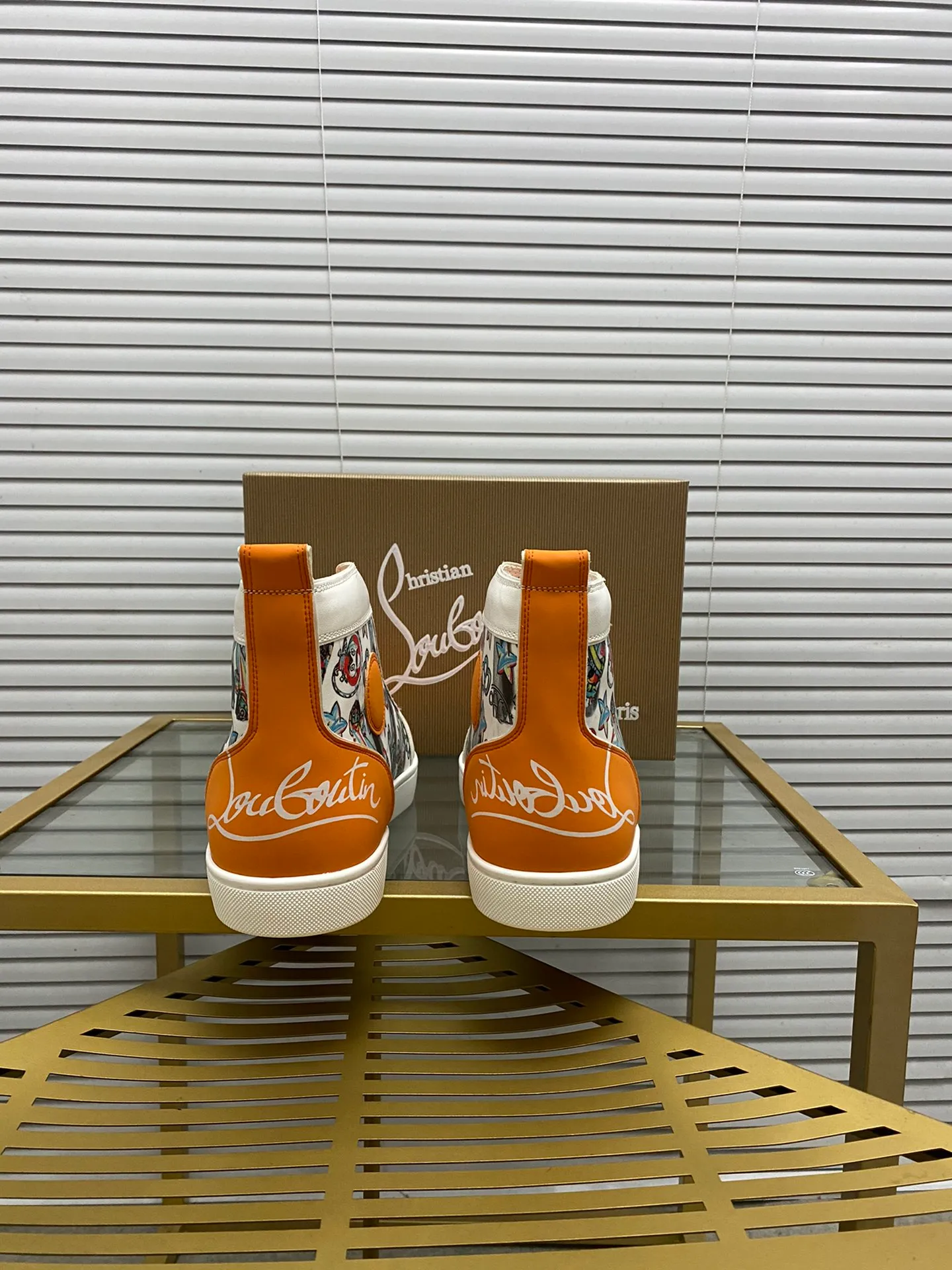 (Customized model) Ex-factory price is 540. christian louboutin (CL red sole shoes) counter series, casual sneakers for couples 📢 📢 📢 Exclusive hot style release 🎈🎈💪 Movable latex feet 👻 Finished outsole line [Proud] 😝Female 35-40# Male 38#-46, global supply😝 [Top version]: Original imported genuine leather upper, top original leather lining, original molded TPU outsole, original 1:1 detail processing, original shoe last,